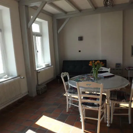 Le Des Menhirs * Mont-Saint-Eloi