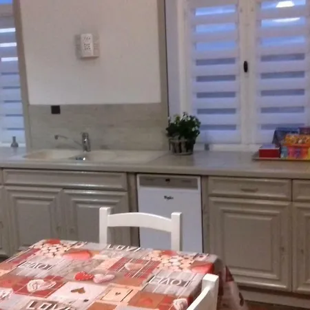 بيت للعطل Le Des Menhirs Mont-Saint-Eloi