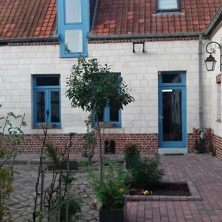 Le Des Menhirs Ferienhaus Mont-Saint-Eloi